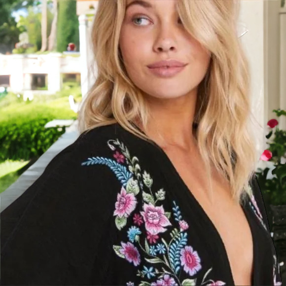 (50% OFF) NWT Spiritual Gangster Zella Floral Embroidered Romper M SOLD OUT ITEM - Picture 2 of 7